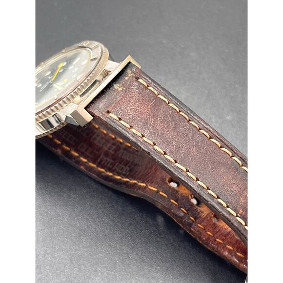 Camel Trophy Vintage 1990 Swiss Made Quartz Watch 5 ATM Patented Number 555.415 - Picture 8 of 8